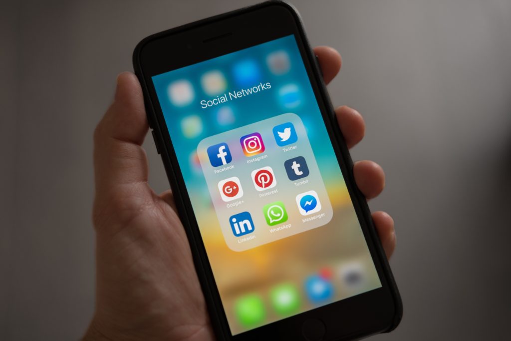 réseaux sociaux unapl